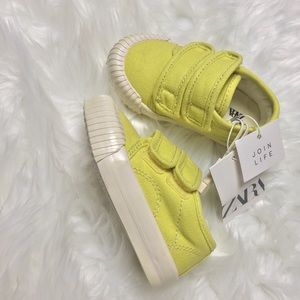 NWT Zara Toddler sneakers size 4.5